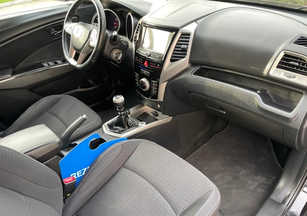 SsangYong Tivoli cena 37900 przebieg: 103000, rok produkcji 2015 z Lubaczów małe 277